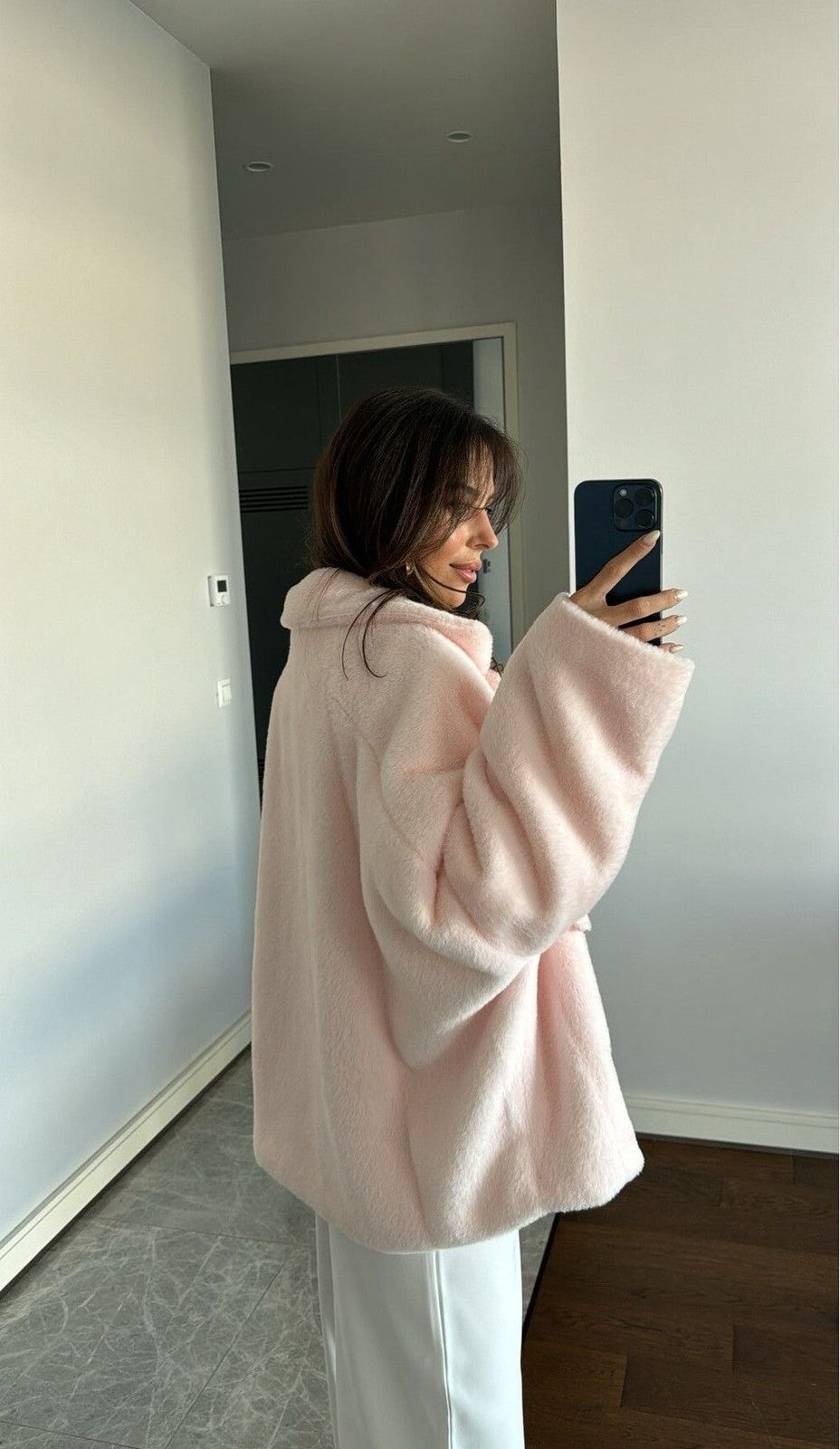 Manteau Court Fausse Fourrure – Élégant & Doux