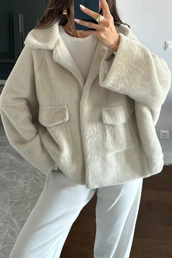Manteau Court Fausse Fourrure – Élégant & Doux
