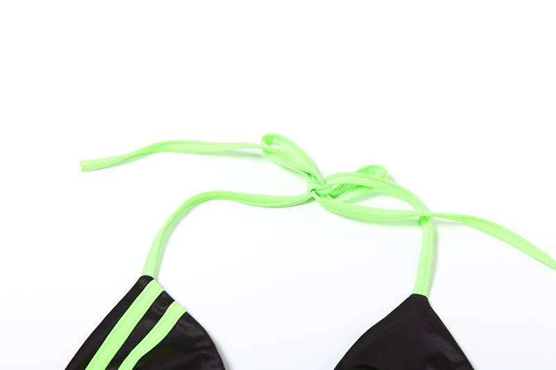 Bikini 2 Piezas Mujer Negro – Top Triángulo Halter & Braguita Shorty con Detalles Verde Neón