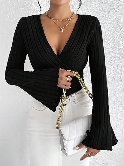 Top Mujer Elegante a Rayas – Cuello en V y Mangas Largas