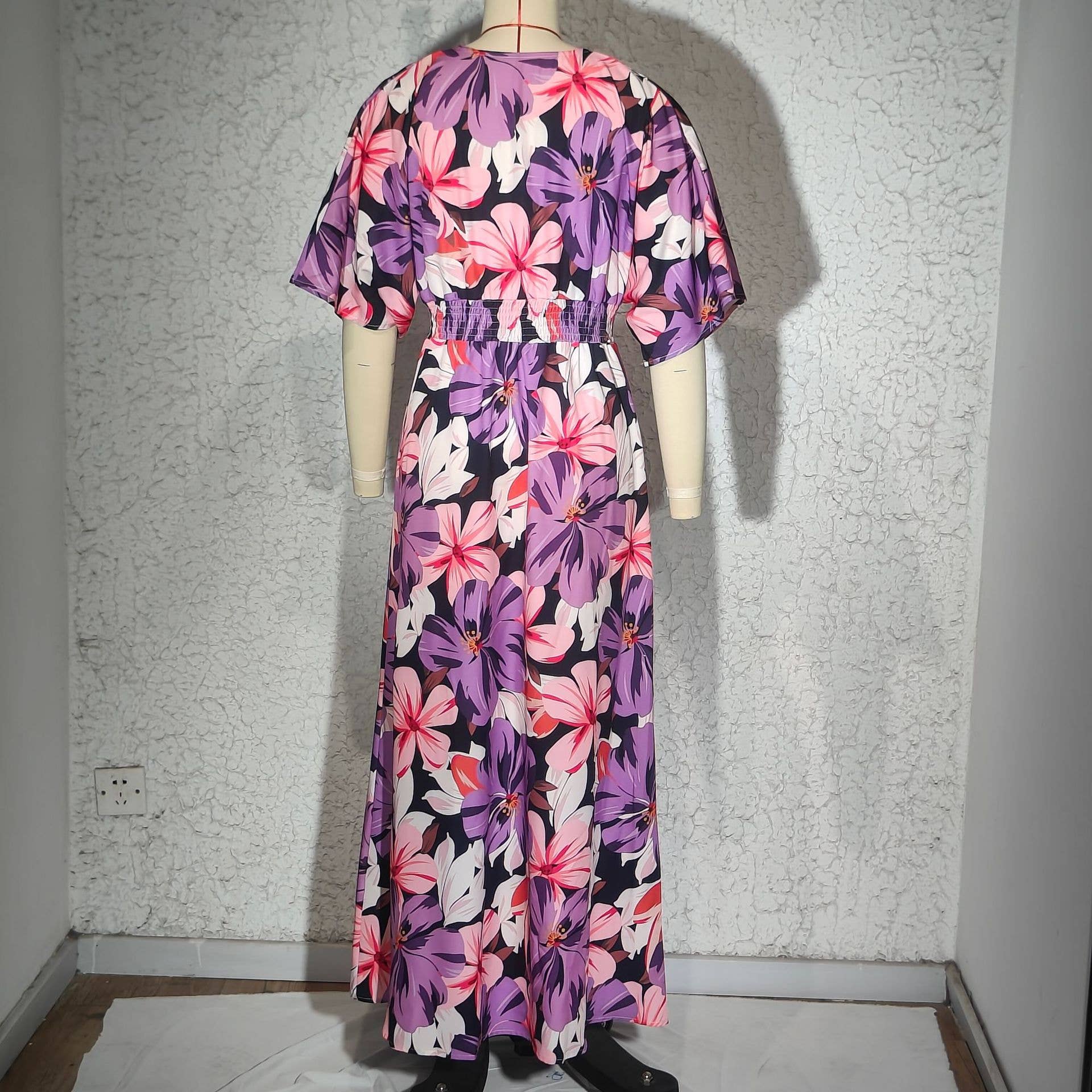 Long Printed Dress for Women – Elegant Bohemian Dress with V-Neck and High Slit