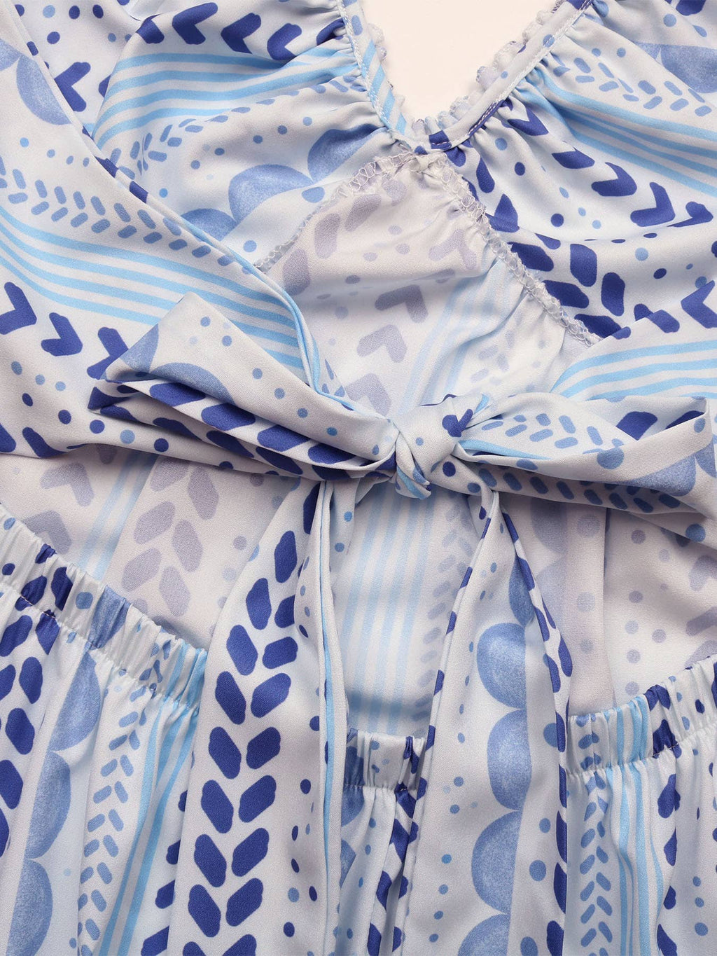 Abito Midi a Collo Halter Stampato a Righe Blu con Scollo a V e Schiena Scoperta – Azuréa