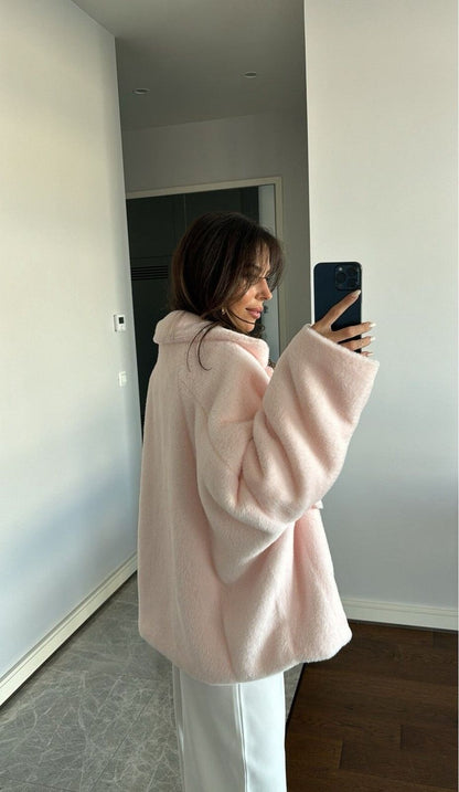 Manteau Court Fausse Fourrure – Élégant & Doux