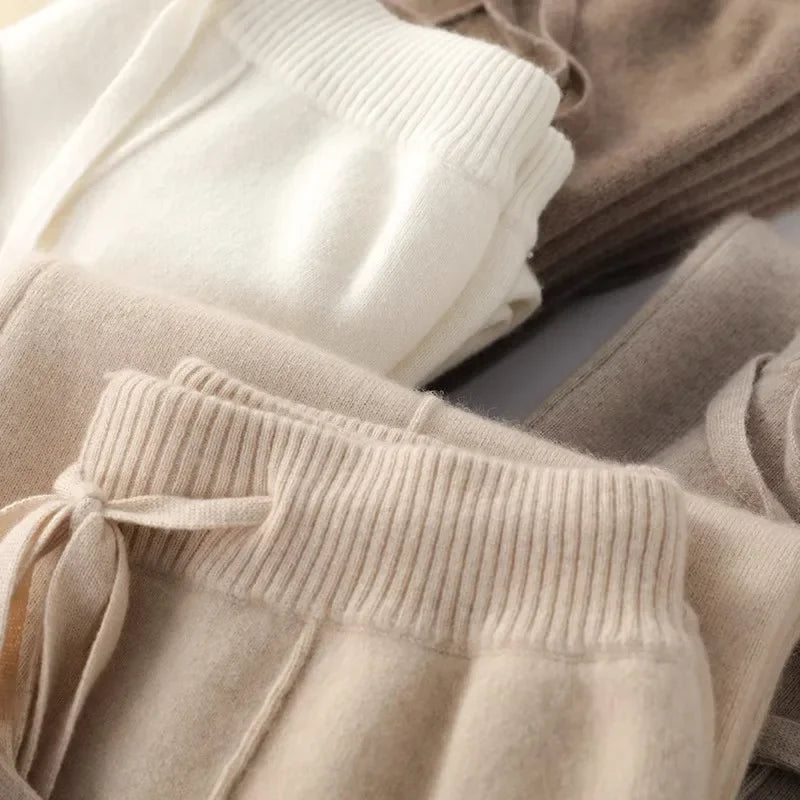 Knitted Pants Cashmere Look – Soft Lounge Pants with Wide Legs in Taupe