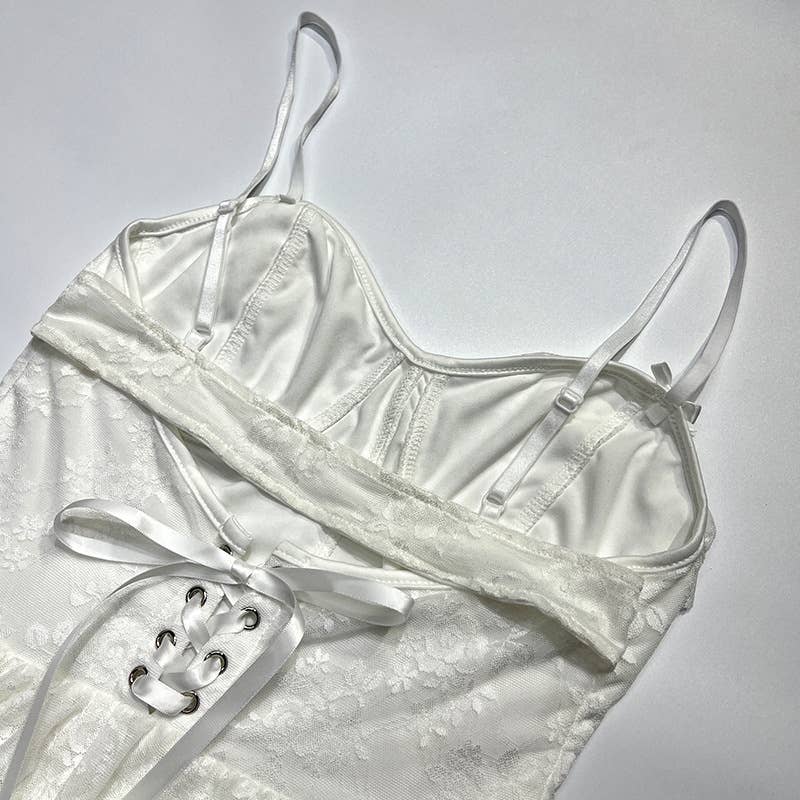 Vestido Corto Halter con Falda de Encaje – Livia