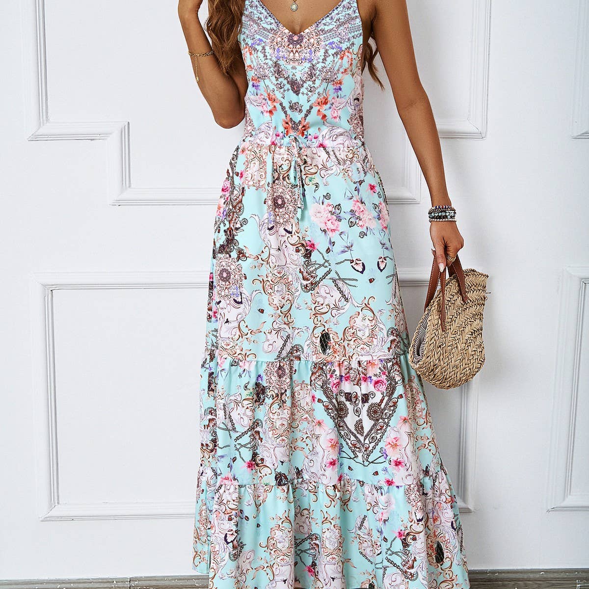 Abito lungo stampato con collo all'americana