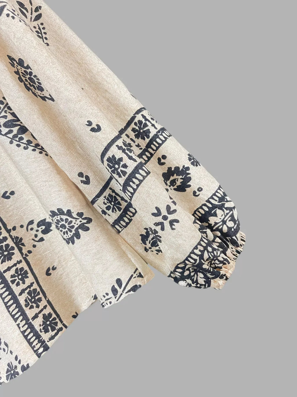 Blusa Estampada con Botones y Escote en V Estilo Boho Chic