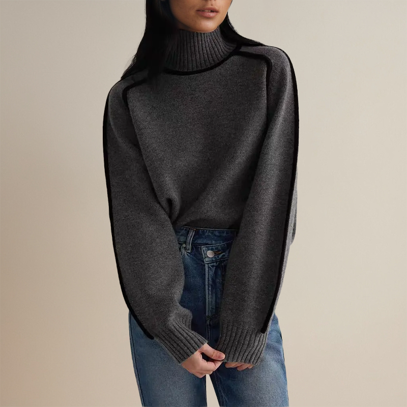 Chic Oversized Women's Turtleneck Sweater in Soft Knit