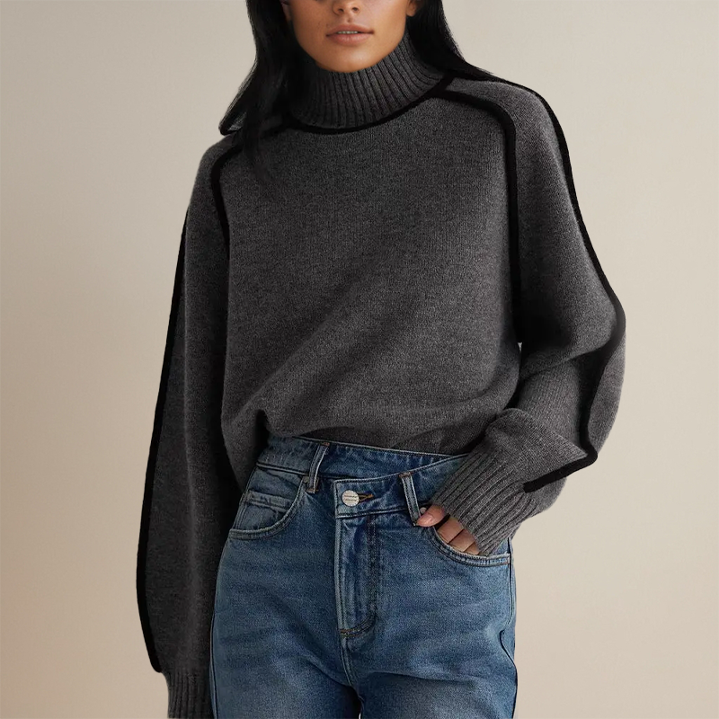 Chic Oversized Women's Turtleneck Sweater in Soft Knit