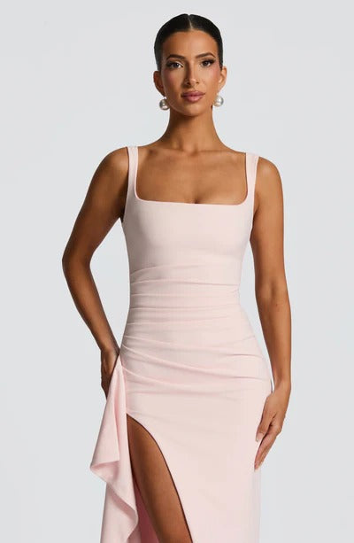 Robe Longue à Fente Élégante pour Femme – Style Moderne de Soirée