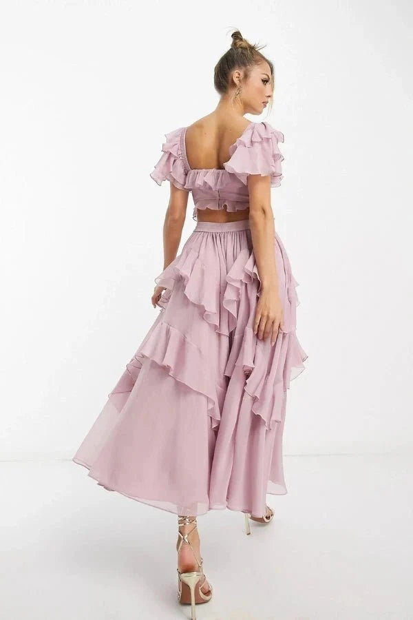 Robe Invitée de Mariage Midi Femme Chiffon Volants Épaules Dénudées Froncé 7 Couches Lilas – Freyna