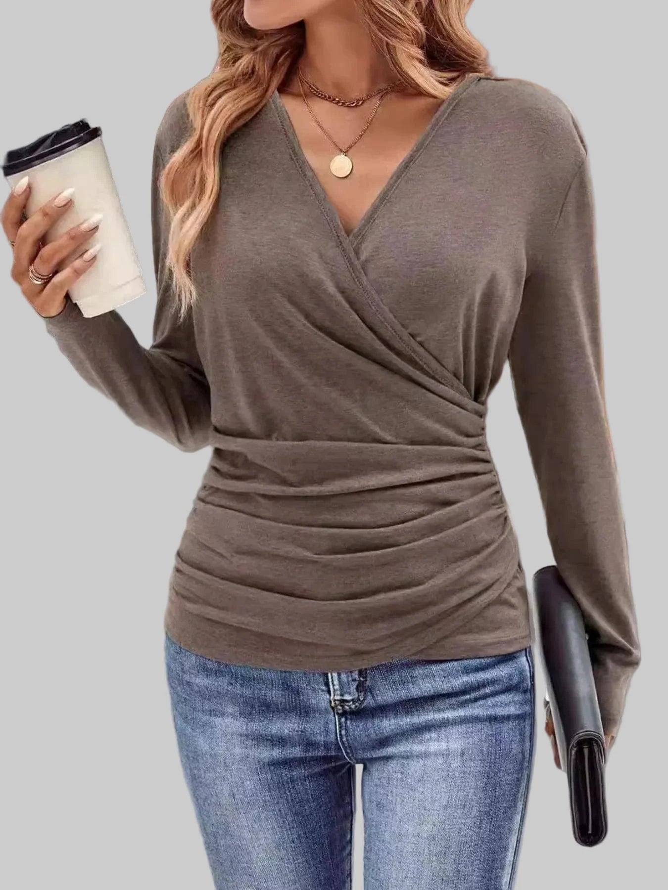 Camiseta de Manga Larga con Cuello Cruzado y Detalles Fruncidos para Mujer – Cross Ruched