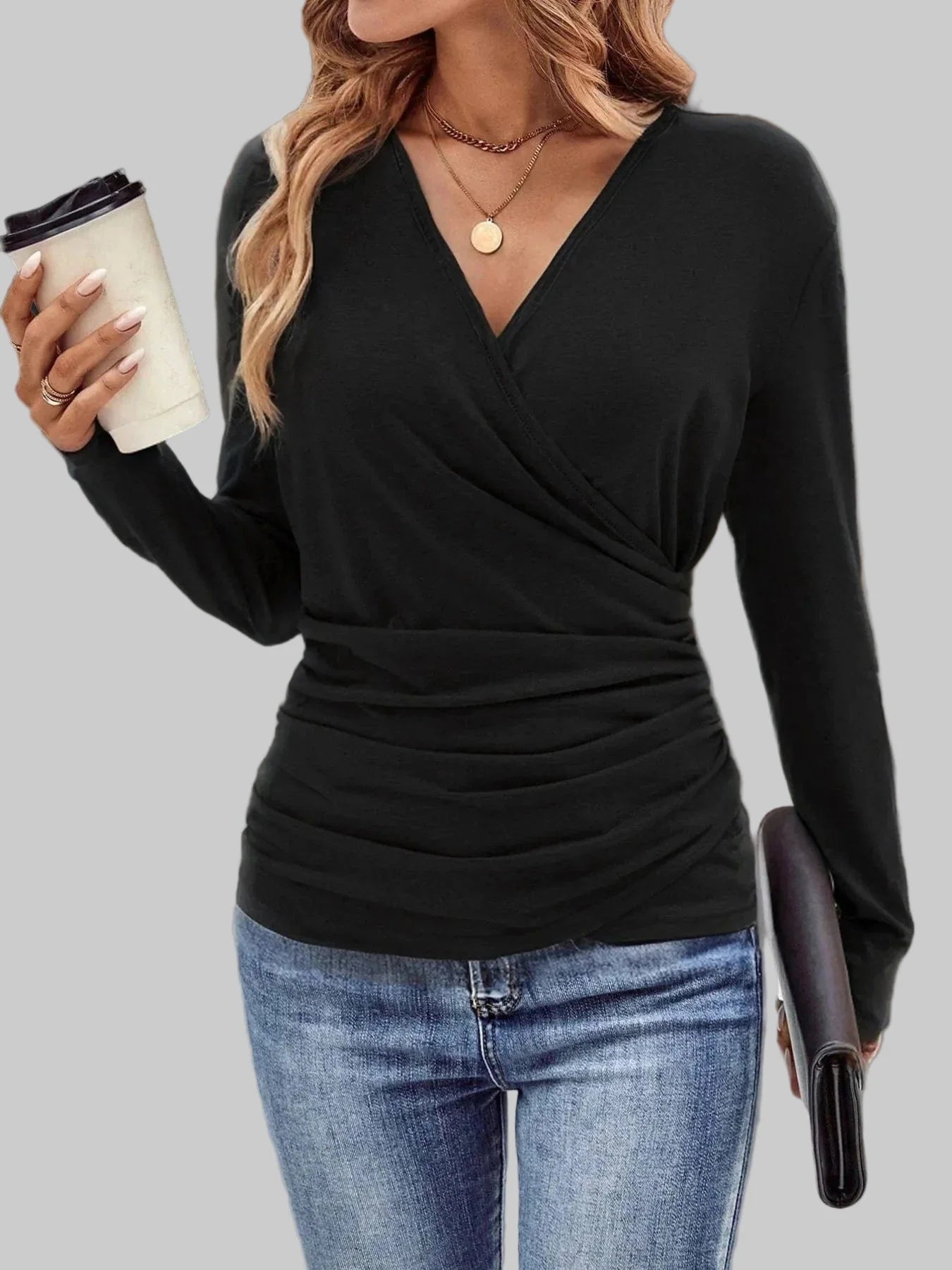 Camiseta de Manga Larga con Cuello Cruzado y Detalles Fruncidos para Mujer – Cross Ruched